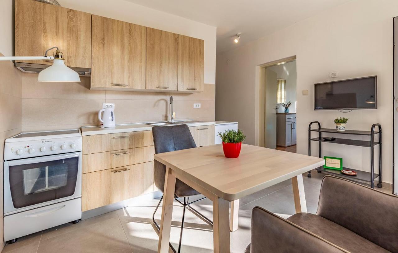 Apartments Pimpinella Premantura Ngoại thất bức ảnh